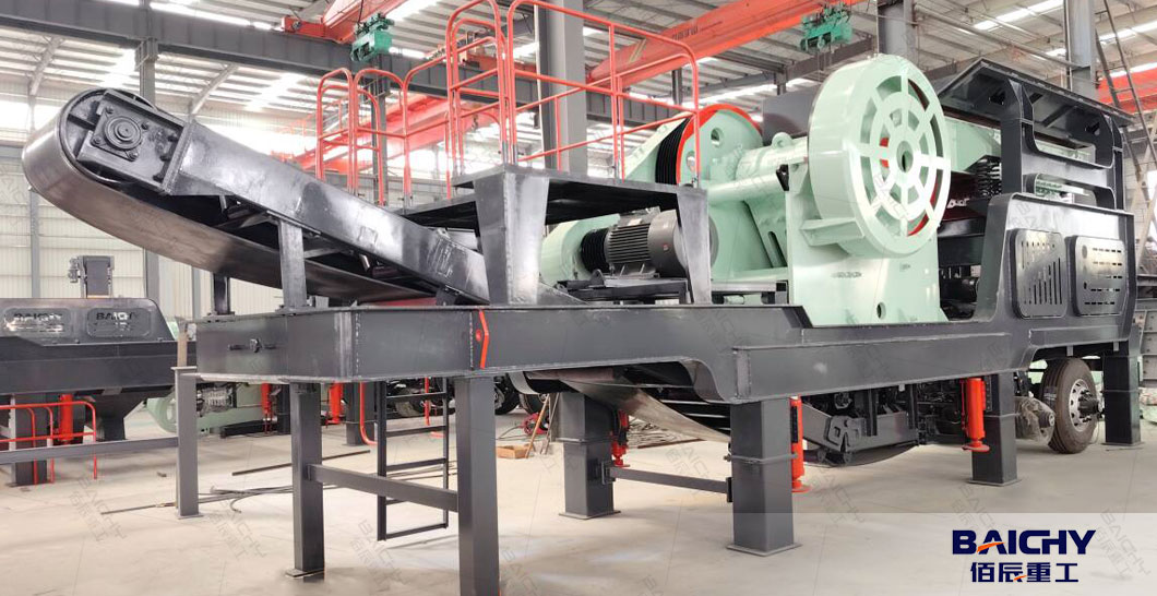 Mobile-Jaw-Crushers-for-Aggregate-Production-Plant-01.jpg