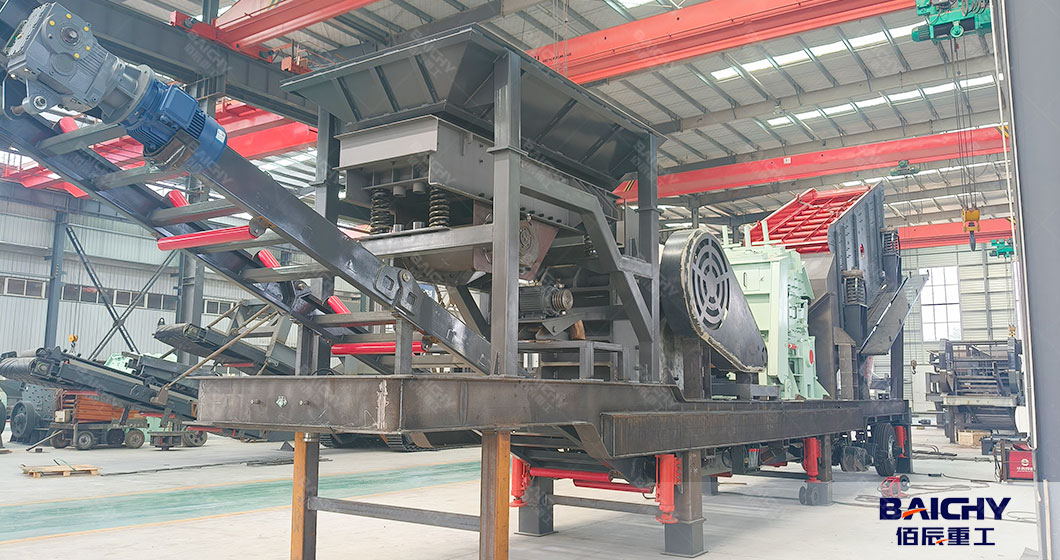 4-in-1-Mobile-Crushing-Plant-02.jpg