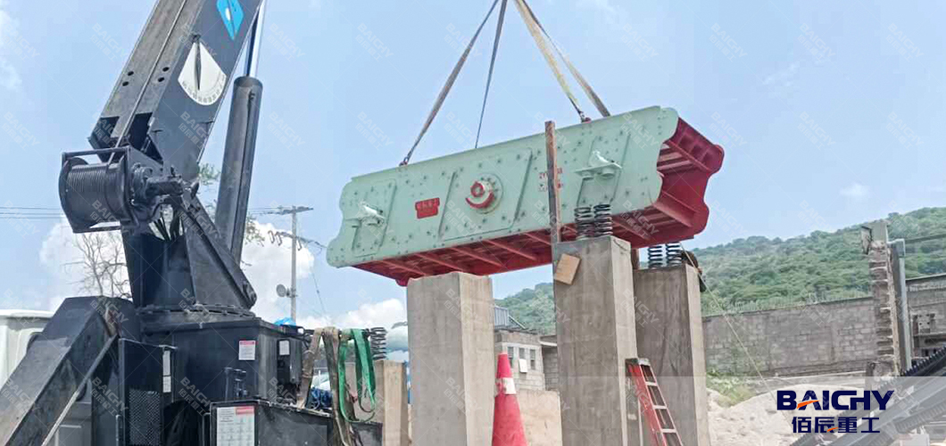 Vibrating Screen 2Yk1848 In Mexico-1.jpg