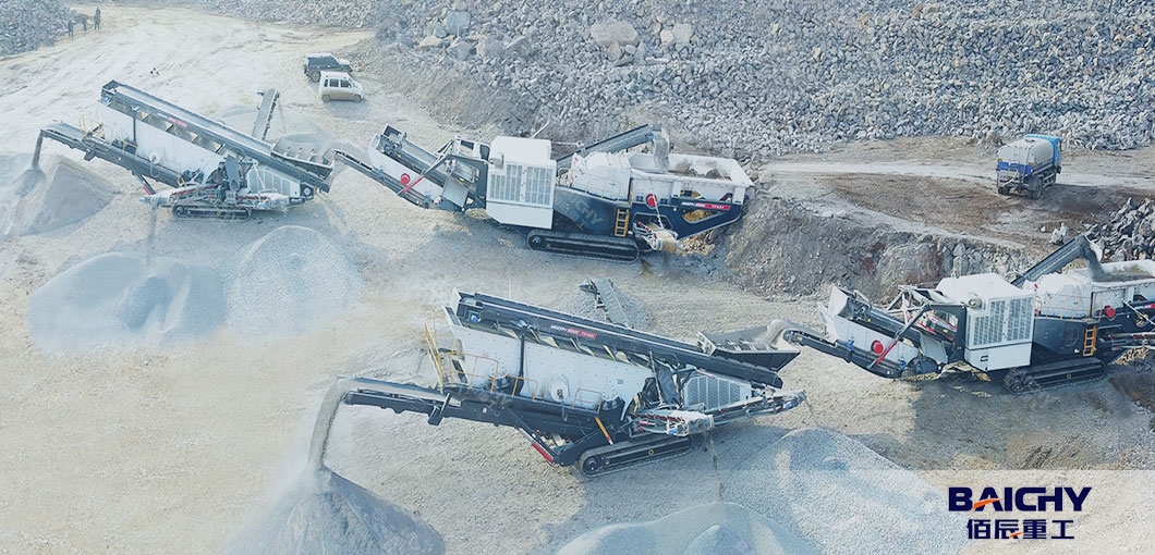 Crawler-Mobile-Crushing-and-Screening-Plant-On-Site-02