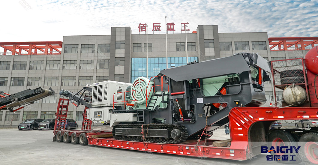 Crawler-Mobile-Crushing-Plant-Shipped-to-Southeast-Asia-02.j