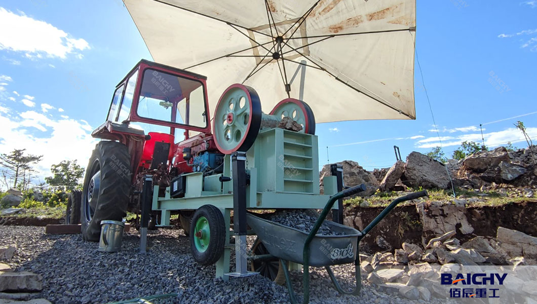 Diesle powered stone crusher.jpg