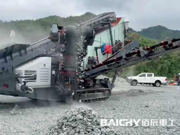 tracked crushing and screening plant